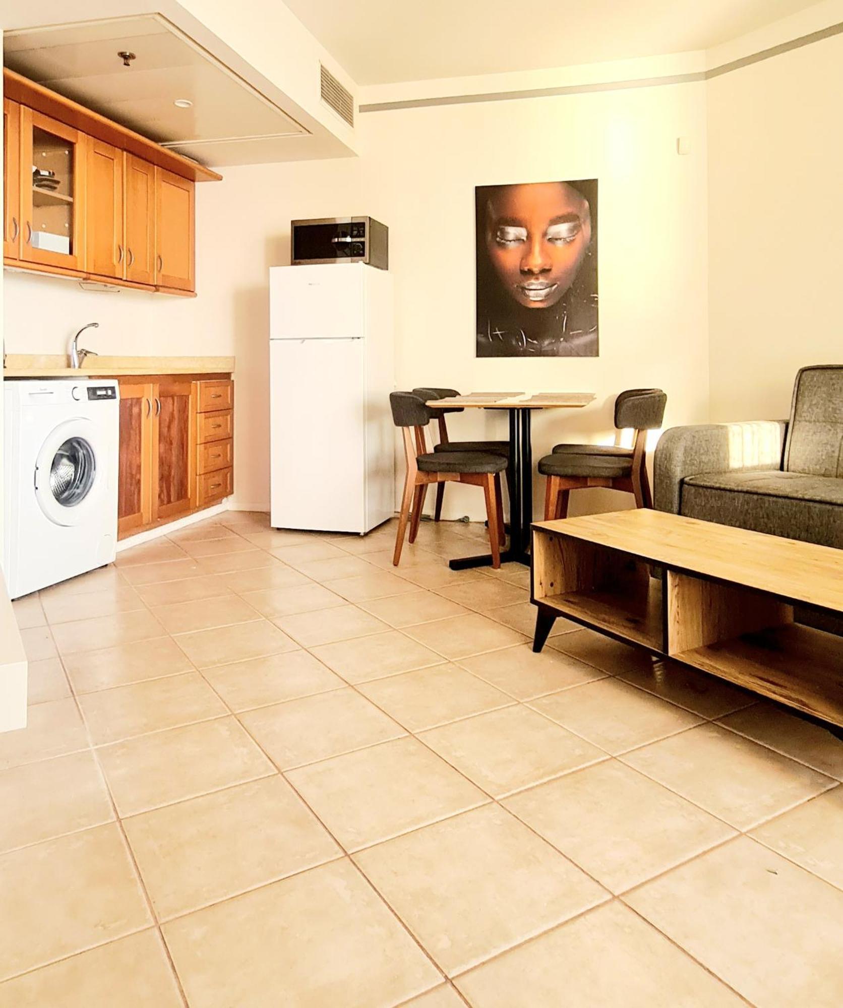 Go To Apartments In Leonardo Bat Yam Ngoại thất bức ảnh