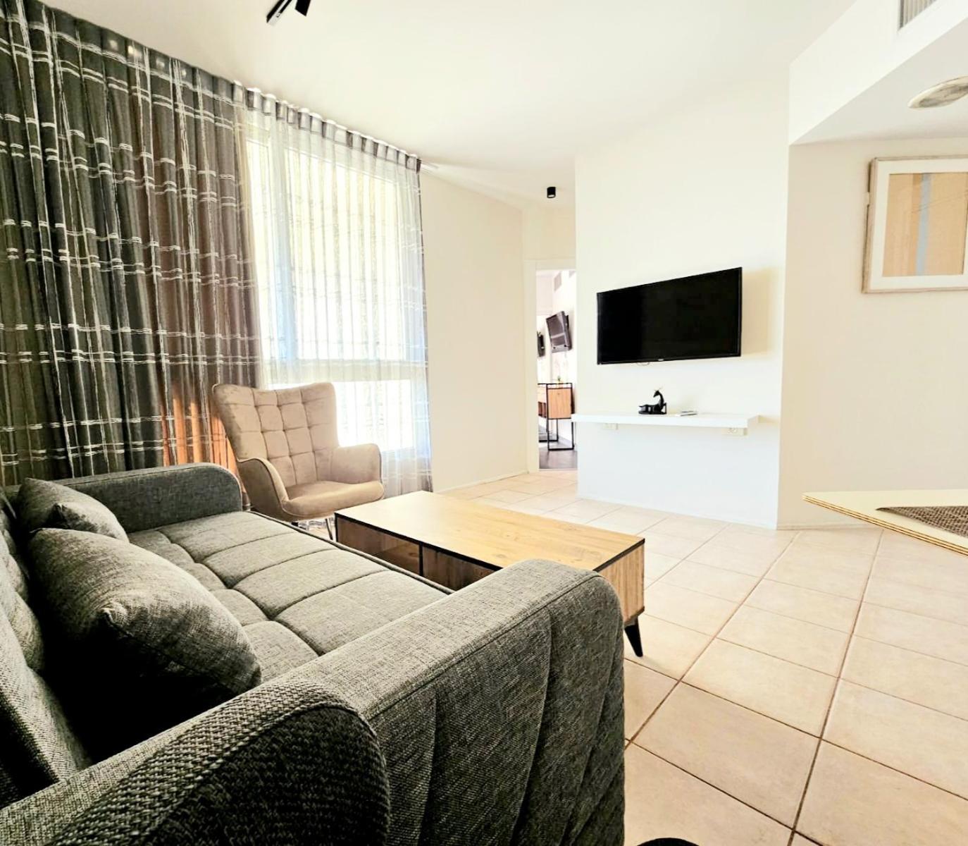 Go To Apartments In Leonardo Bat Yam Ngoại thất bức ảnh
