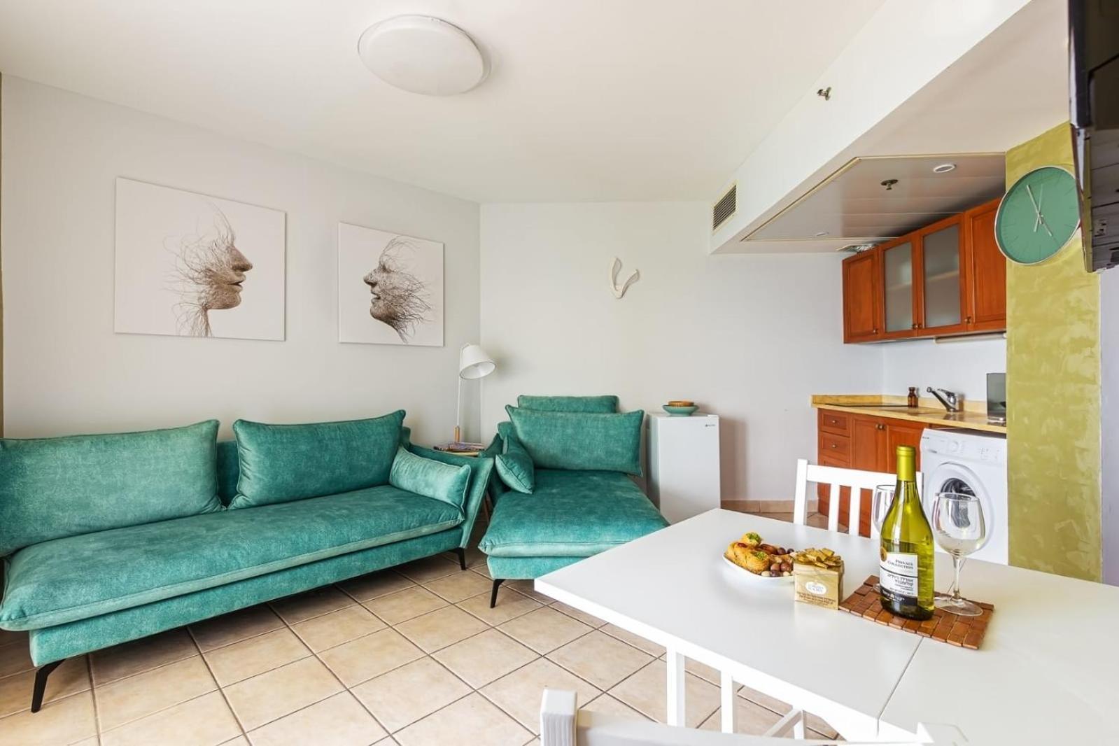 Go To Apartments In Leonardo Bat Yam Phòng bức ảnh