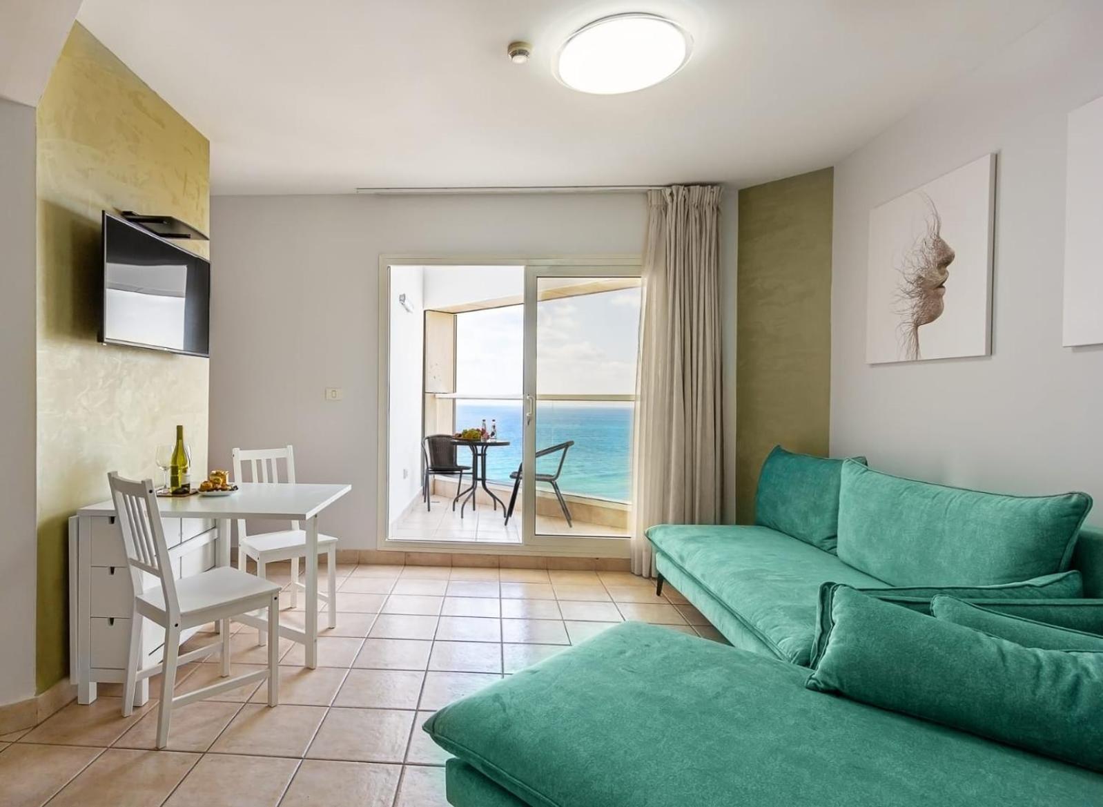 Go To Apartments In Leonardo Bat Yam Phòng bức ảnh