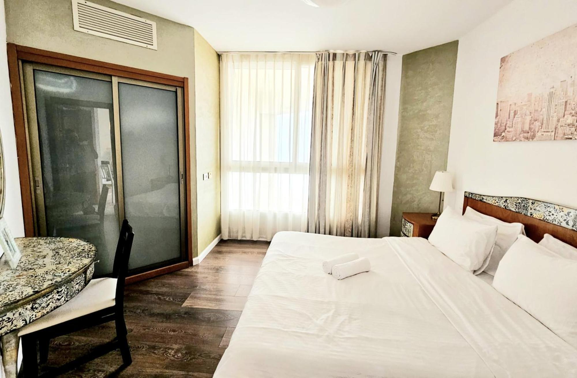 Go To Apartments In Leonardo Bat Yam Phòng bức ảnh